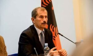 Kurteshi: S’mund të arsyetohet mbajtja peng e Kosovës, liderët kanë shumë inat e lakmi