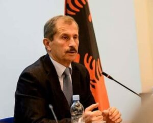Kurteshi: S’mund të arsyetohet mbajtja peng e Kosovës, liderët kanë shumë inat e lakmi