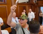 Arrestohet personi që bëri thirrje për pushkatimin e Ramush Haradinajt Arrestohet personi që bëri thirrje për pushkatimin e Ramush Haradinajt