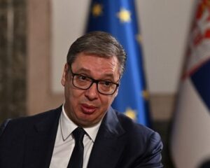 PPE nis procedurat kundër SNS-së: Vuçiqi ka luajtur mjaft në të dyja anët