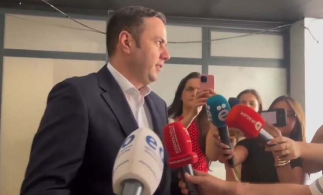 Abdixhiku pas takimit me Kurtin: Njoftim i rregullt pas zhvillimeve në dy partitë