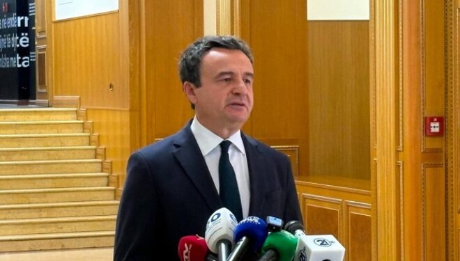 Kurti: Do të vazhdoj të jem kryeministër në detyrë, ushtruesja e detyrës së presidentes do të veprojë sipas Kushtetutës