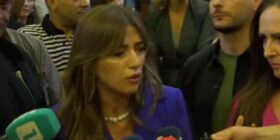 Haxhiu kthehet në sallë për “vizitën e mërgatës”, deputetët e PDK-së i reagojnë: Thirreni seancën
