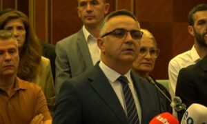 Tahiri i çon letër Deharit, kërkon takim për ‘‘koordinimin’’ e seancës së radhës: Duhet të mbahet nesër