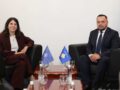 Maqedonci pret në takim zyrtaren e NATO-s, diskutojnë për sigurinë në rajon