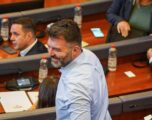 Sadiku i reagon Dejona Mihalit: Kurti na fton në tavolinë, kjo na thotë jeni me Listën Srpska