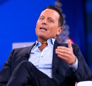 Grenell i mbështet 6 deputetët e LDK: Miku im Avdullah Hoti dhe kolegët e tij janë miq të shkëlqyer të Amerikës