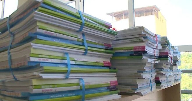 Mbi 123 mijë prindër kanë aplikuar për subvencionimin e teksteve shkollore