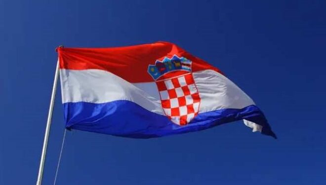 Kroacia jep alarmin: Serbia po grumbullon armë sulmi, ushtroni presion mbi Beogradin