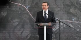 Kurti: Autostrada Shkup-Bllacë forcon lidhjen mes Kosovës dhe Maqedonisë së Veriut