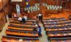 Deputetët e PDK-së dhe të Aleancës në sallën e Kuvendit, të pranishëm edhe zyrtarë të Ambasadës amerikane dhe BE-së