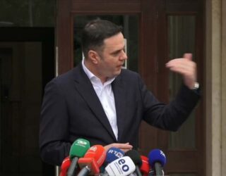 Keqardhje, por jo dorëzim”, Abdixhiku godet 6-shen: Zgjedhjet e reja s’kanë qenë agjendë e LDK-së