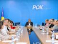 Kryesia e PDK-së: Vetëvendosje po rrënon rendin kushtetues, do ta mbrojmë shtetin me të gjitha mjetet Kryesia e PDK-së: Vetëvendosje po rrënon rendin kushtetues, do ta mbrojmë shtetin me të gjitha mjetet