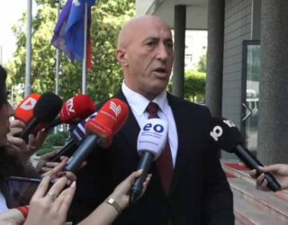 “Boll është boll”, Haradinaj: Regjimi Kurti nuk ju la rrugë tjetër kryetarëve të komunave, përveç të dalin në rrugë