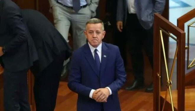 Remi insiston për koalicion Vetëvendosje-PDK