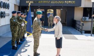 Ulutash vlerëson kontributin e Amerikës në misionin e KFOR-it