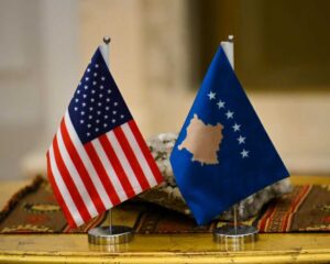 Ambasada amerikane: Presim që të zhvillojmë dialog strategjik me Kosovën kur të krijohen kushtet e duhura