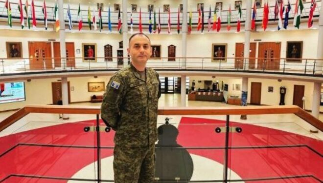 Shqiptari nga Kosova diplomon në një nga akademitë më prestigjioze ushtarake në botë