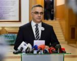 Besnik Tahiri: Dyert e sallës së Kuvendit janë të mbyllura përkundër faktit që e kemi lajmëruar me kohë kryesuesin