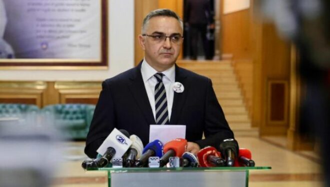 Besnik Tahiri: Dyert e sallës së Kuvendit janë të mbyllura përkundër faktit që e kemi lajmëruar me kohë kryesuesin