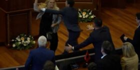 “Vezë për Kurtin në mes të krizës politike”, DW rikujton se ndërprerja e seancave me gaz është specialitet i VV’së