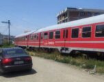 Treni godet për vdekje një grua në Pejë Treni godet për vdekje një grua në Pejë