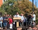 Djali i Jakup Krasniqit: Nuk dorëzohemi, të bashkohemi të gjithë shqiptarët e partitë politike Djali i Jakup Krasniqit: Nuk dorëzohemi, të bashkohemi të gjithë shqiptarët e partitë politike
