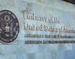 Ambasada e SHBA-së paralajmëron për demonstrata në Prishtinë