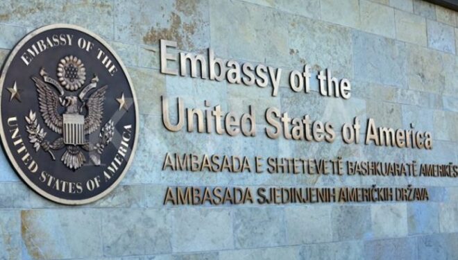 Ambasada e SHBA-së paralajmëron për demonstrata në Prishtinë