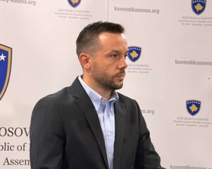 Ndryshimi i Ligjit për Specialen në Qeveri, Tahiri: Haxhiu u zotua që do të flasë me Kurtin për ta përshpejtuar procesin