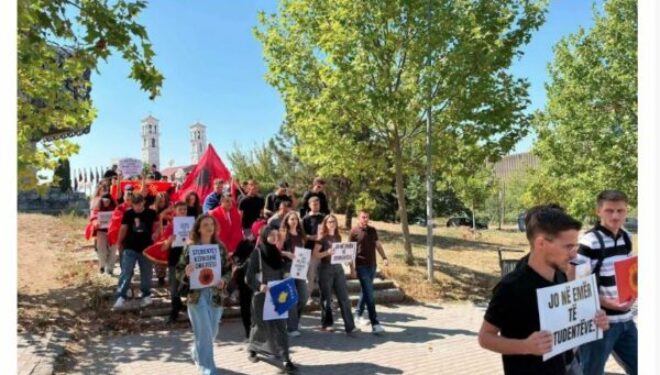 “Jo në emër të studentëve”, protestë në Prishtinë pas vendimit në Hagë