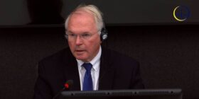 Christopher Hill për vendimin e Speciales: Tepër i zhgënjyer, UÇK kishte kapacitete të limituara, Thaçi s’kontrollonte çdo gjë në terren