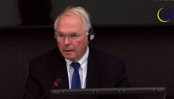 Christopher Hill për vendimin e Speciales: Tepër i zhgënjyer, UÇK kishte kapacitete të limituara, Thaçi s’kontrollonte çdo gjë në terren