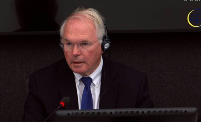 Christopher Hill për vendimin e Speciales: Tepër i zhgënjyer, UÇK kishte kapacitete të limituara, Thaçi s’kontrollonte çdo gjë në terren
