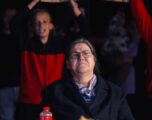 Kështu protestoi kundër verdiktit të Speciales Nëna Ferdonije Qerkezi sonte në Gjakovë