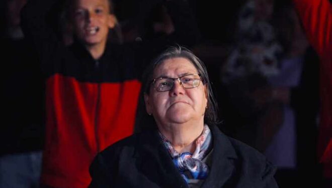 Kështu protestoi kundër verdiktit të Speciales Nëna Ferdonije Qerkezi sonte në Gjakovë