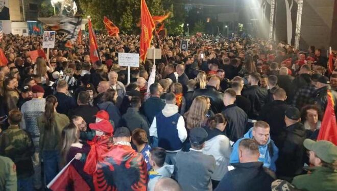 Nata e dhjetë, qytetarët e vazhdojnë protestën kundër vendimit të Speciales