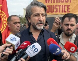 Rama i bashkohet protestës së studentëve: Duhet unitet kombëtar, duhet të jemi bashkë