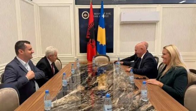 Gjini takon Ahmetin, diskutojnë për situatën në Kosovë pas zhvillimeve në Hagë