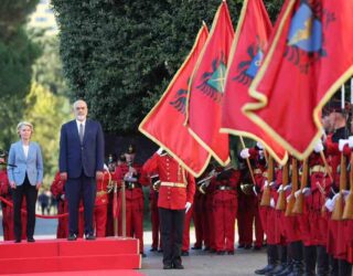 Von der Leyen e nis me fjalë optimiste vizitën në Tiranë, thotë se atje po punojnë shumë për ta bërë ëndrrën evropiane realitet
