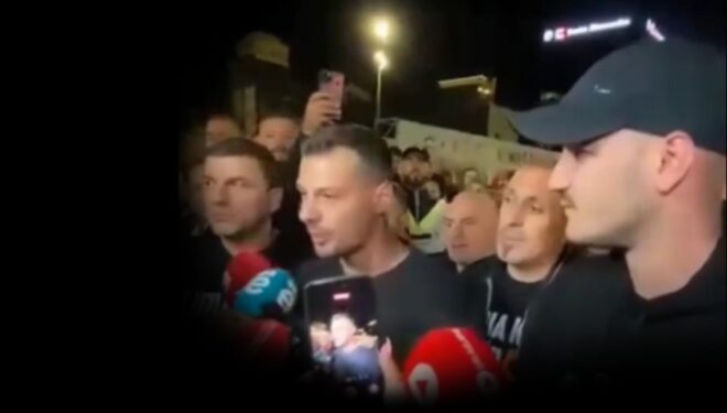 Protestës për ish-krerët e UÇK-së i bashkohet edhe Memli Krasniqi, Endrit Thaçi dhe Klestor Veseli