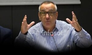 Hasani: Protestat masive të qytetarëve e detyruan Kurtin të lëshoj pe për Ligjin për Specialen