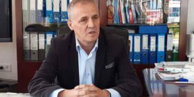 Nafta arrin në 1.95 euro, Berjani paralajmëron: Çmimet në ditët në vijim mbeten të paparashikueshme