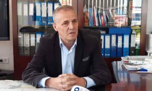 Nafta arrin në 1.95 euro, Berjani paralajmëron: Çmimet në ditët në vijim mbeten të paparashikueshme