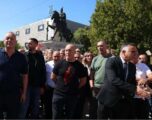Haradinaj nga protesta në Prishtinë: Liri për çlirimtarët – Rroftë UÇK! Haradinaj nga protesta në Prishtinë: Liri për çlirimtarët – Rroftë UÇK!