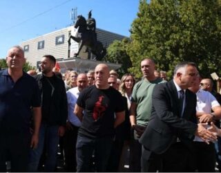 Haradinaj nga protesta në Prishtinë: Liri për çlirimtarët – Rroftë UÇK!