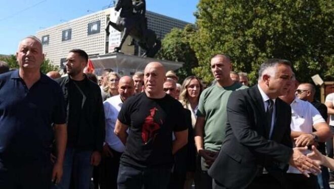 Haradinaj nga protesta në Prishtinë: Liri për çlirimtarët – Rroftë UÇK!