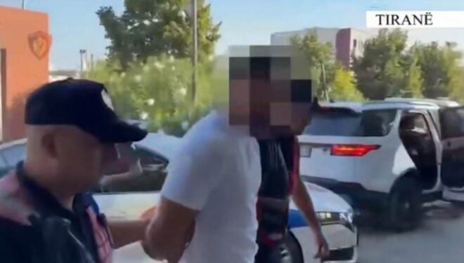 Policia shqiptare e gjeti Jozefin Markun të fshehur në banjon e banesës së një shoku