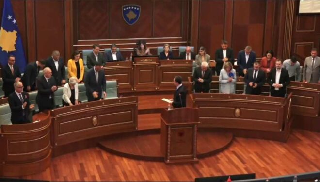 Votohet Qeveria Kurti 4