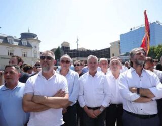 Lushtaku: Qeveria po ua cenon kompetencat komunave, pushteti lokal nuk do të heshtë